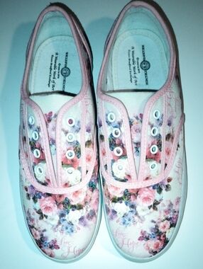The Bradford Exchange Lena Liu "Steps Toward a Cure" Canvas Sneakers - Size 8.5